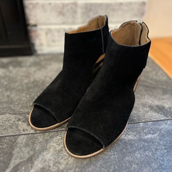 Lucky Brand Udine  Suede Sandal Bootie Size 6 ½ - Picture 4 of 9
